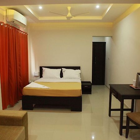 Riva Residency Hotell Palakkad Exteriör bild