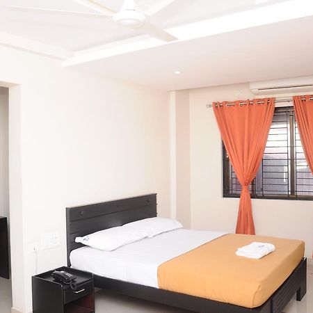 Riva Residency Hotell Palakkad Exteriör bild