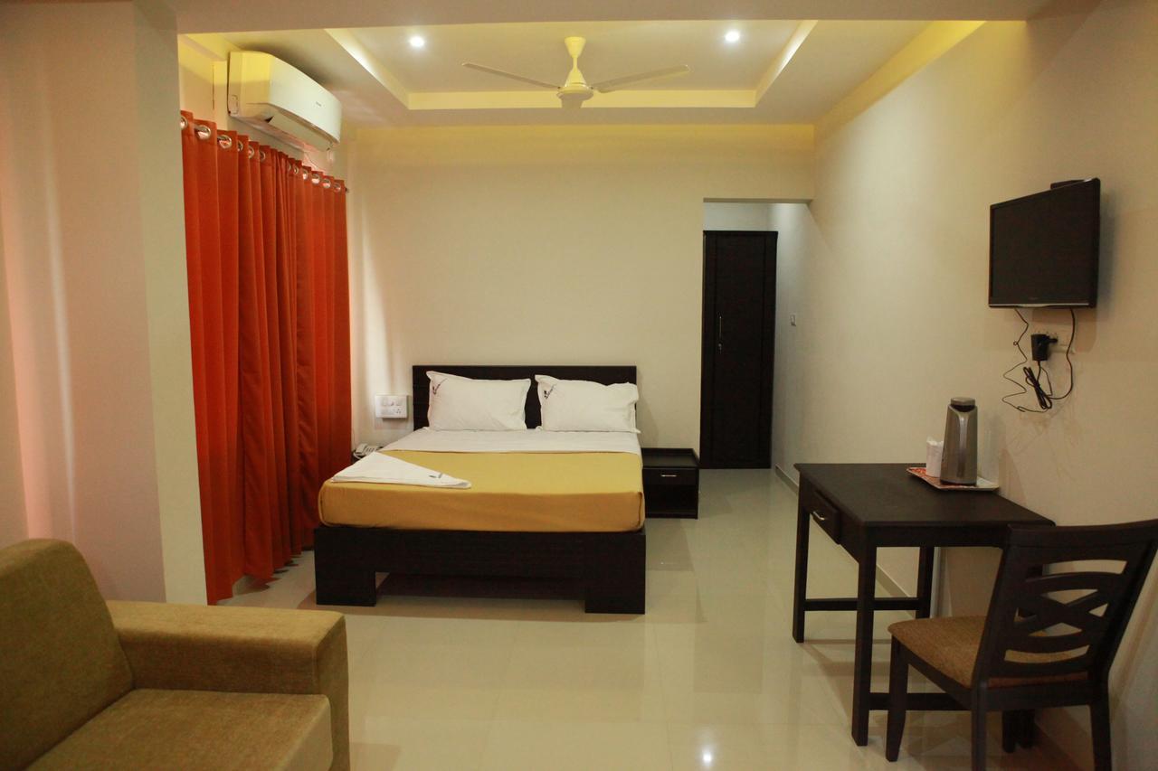 Riva Residency Hotell Palakkad Exteriör bild