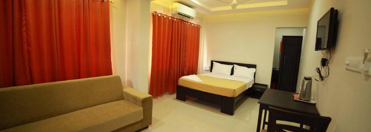 Riva Residency Hotell Palakkad Exteriör bild